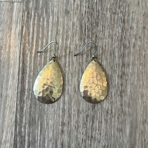 Brushed gold earrings